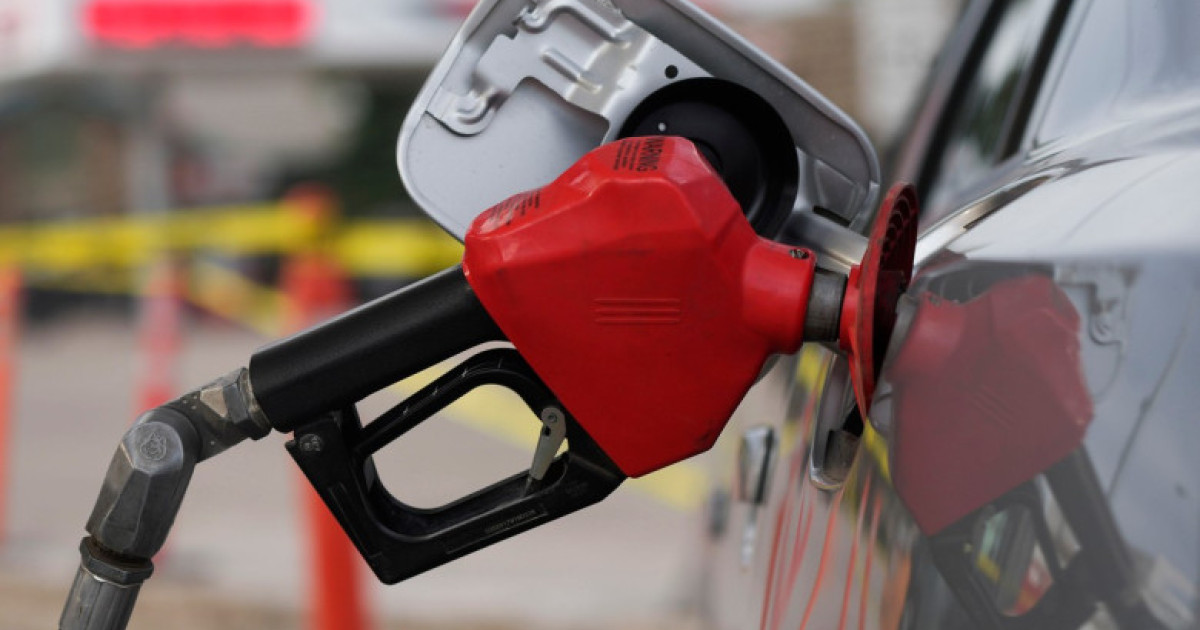 Transportatorii și fermierii iau motorina în rate, cu ajutor de la stat