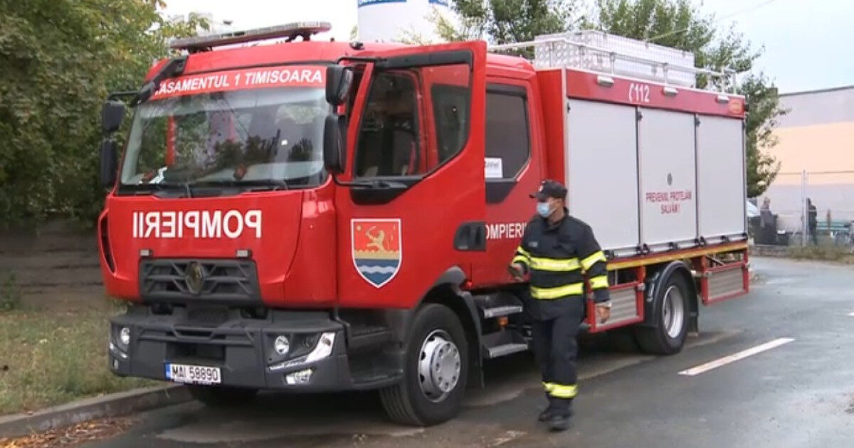 Incendiu la Deva: Fum în mall, 300 de persoane evacuate