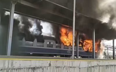 Incendiu în gară: Un vagon a luat foc, anunță CFR