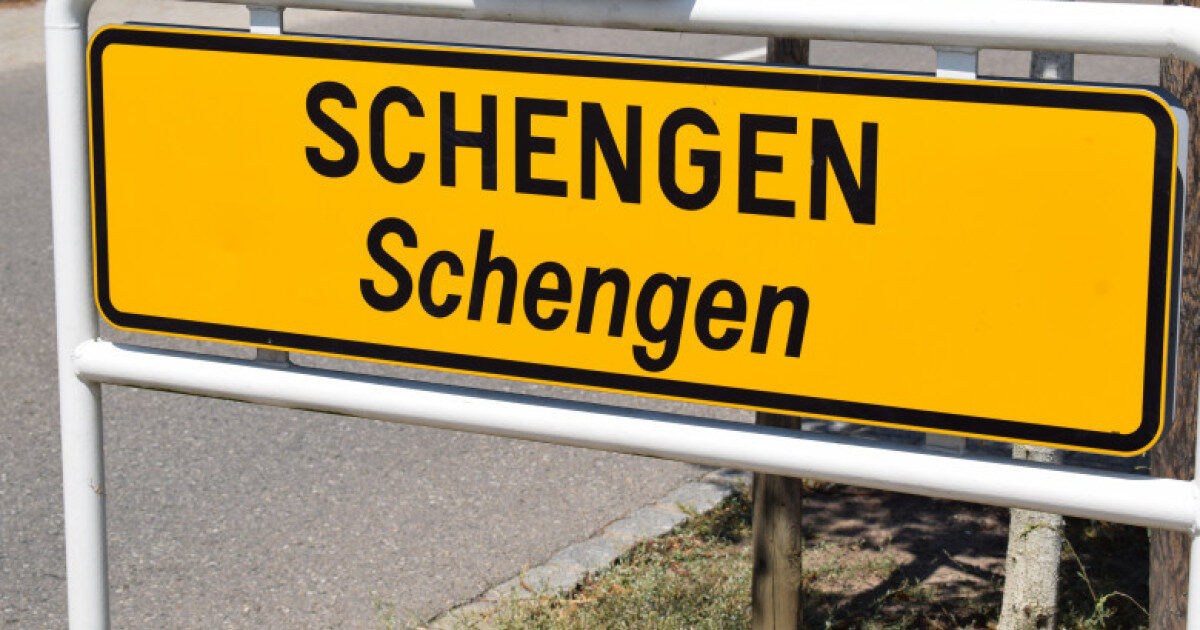 Schengen în criză: Spania blochează italienii, Italia nu respectă normele