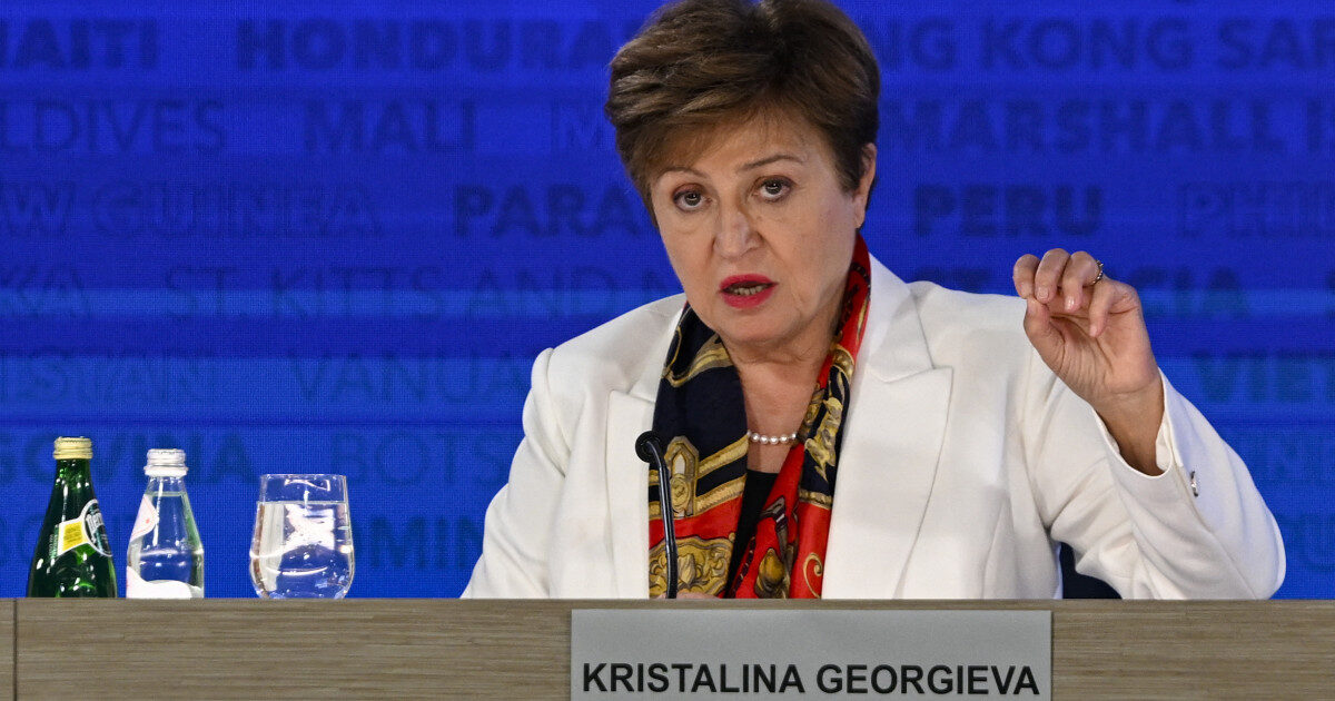 FMI: Economia mondială rezistă, șocul energetic persista