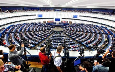 România în colimator: UE cere înghețarea fondurilor, nu cecuri în alb