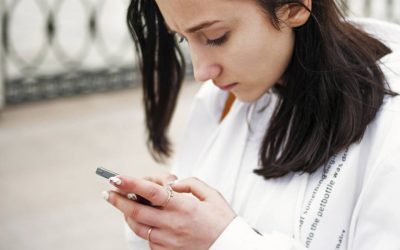 Lege anti-social media pentru minori, blocată în Franța