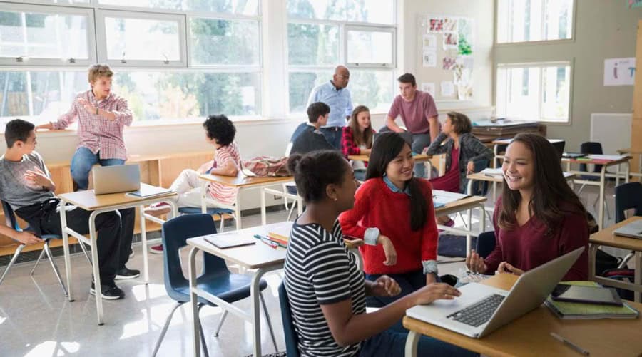 Danemarca: AI-ul e interzis la examene, profesorii verifică tot