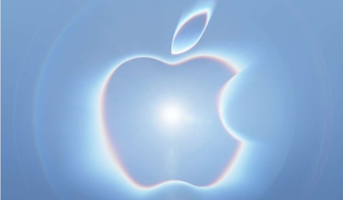 Apple dă startul lansării noilor iPhone-uri, inclusiv pliabil