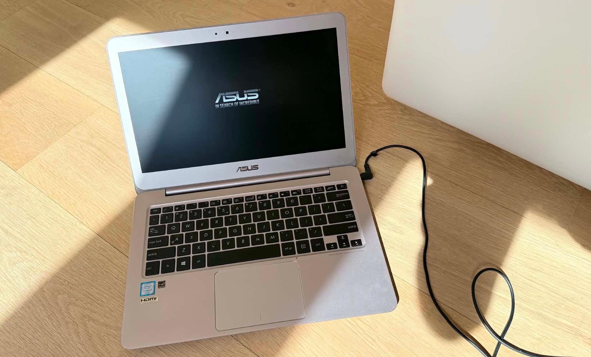 ASUS lansează PC de gaming „tanc”: TUF Gaming T700 cu RTX 5060 Ti