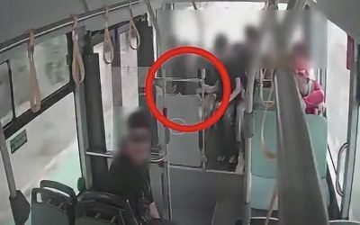 Autobuze electrice Bacău vandalizate în prima zi. Primarul: Nesimțirea se va plăti scump