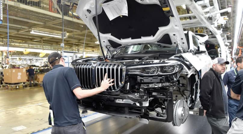 Germania: Industria auto la minime din 2005 după concedieri masive