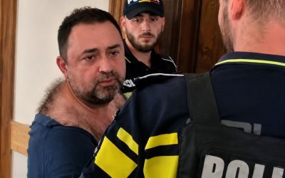 Armă pe țeavă: „L-am dezarmat, era a lui, eu am tras”