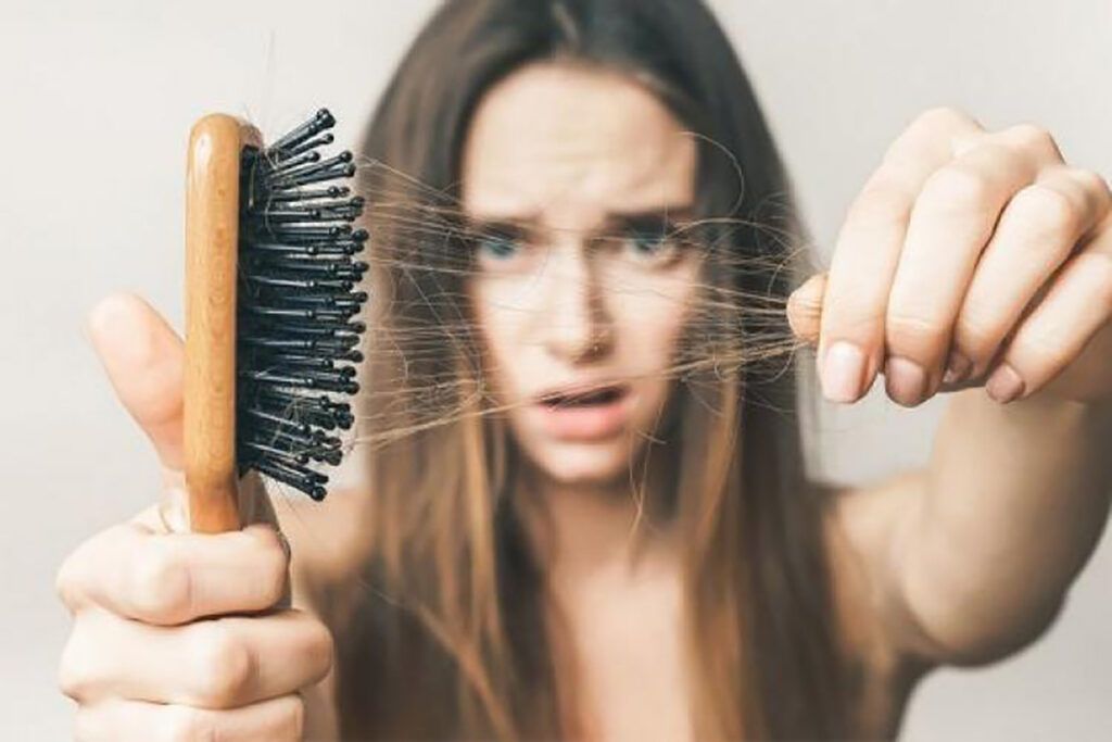 7 Semne Că Îți Lipsesc Proteinele: Păr, Mușchi, Imunitate Afectate