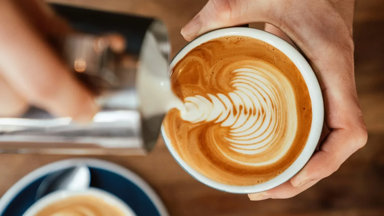 Cafeaua: Cum ne afectează diferit pe femei și bărbați