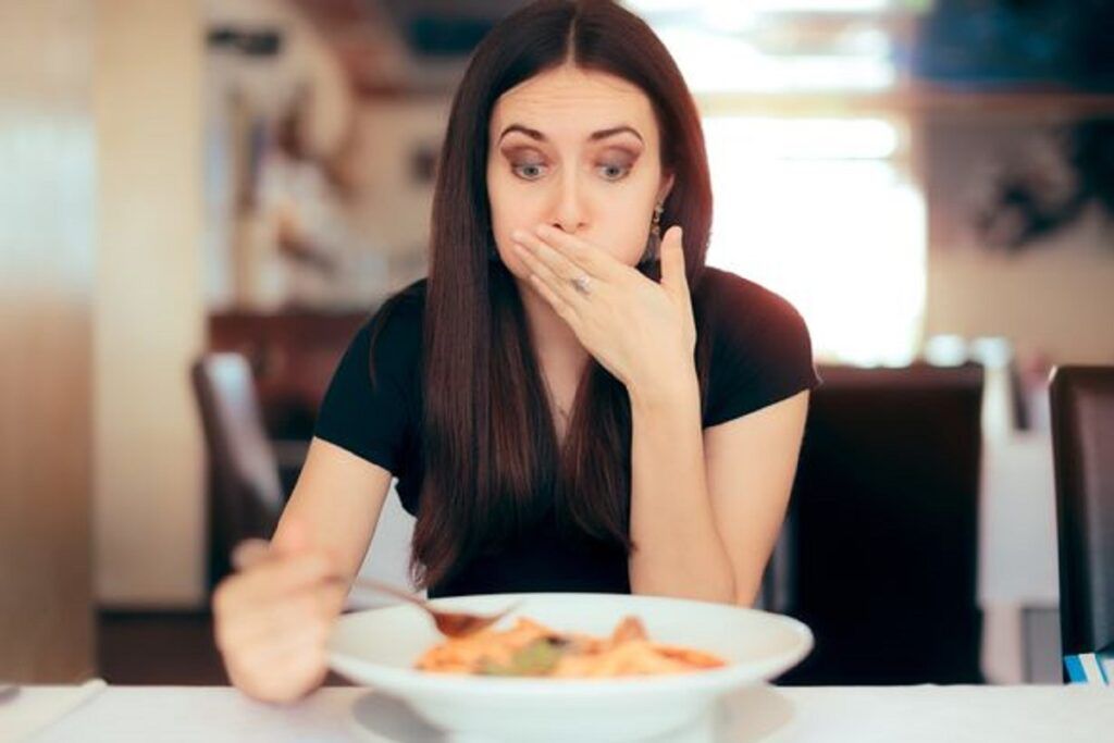 7 semne anodine ascund cancer la stomac. Nu le ignora
