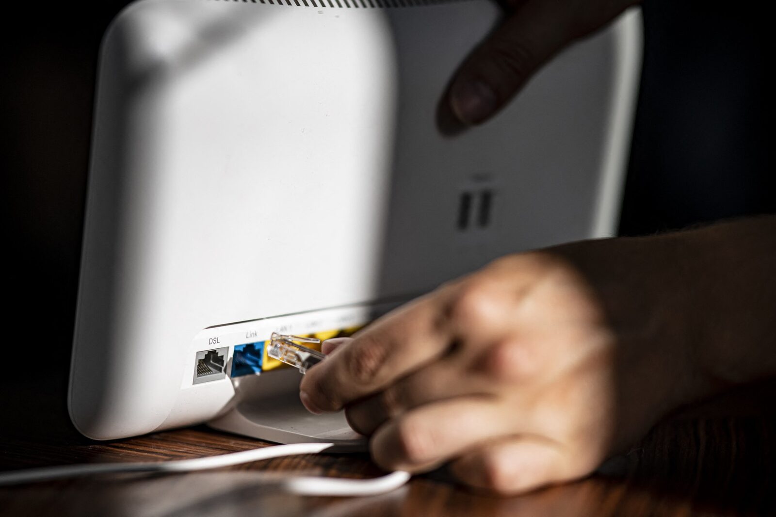 Routerul scump nu merge? Soluția simplă pentru Wi-Fi în toată casa