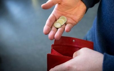 România penalizează natalitatea: Singur sau cu familie, cât plătești