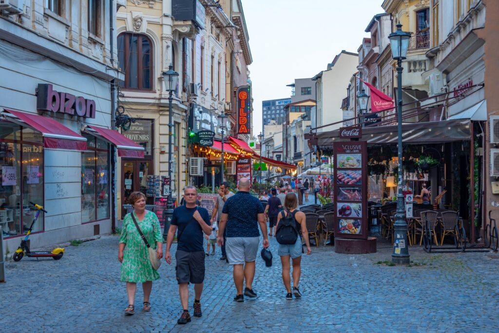 Românii fug de vacanța acasă: Unde pleacă banii?