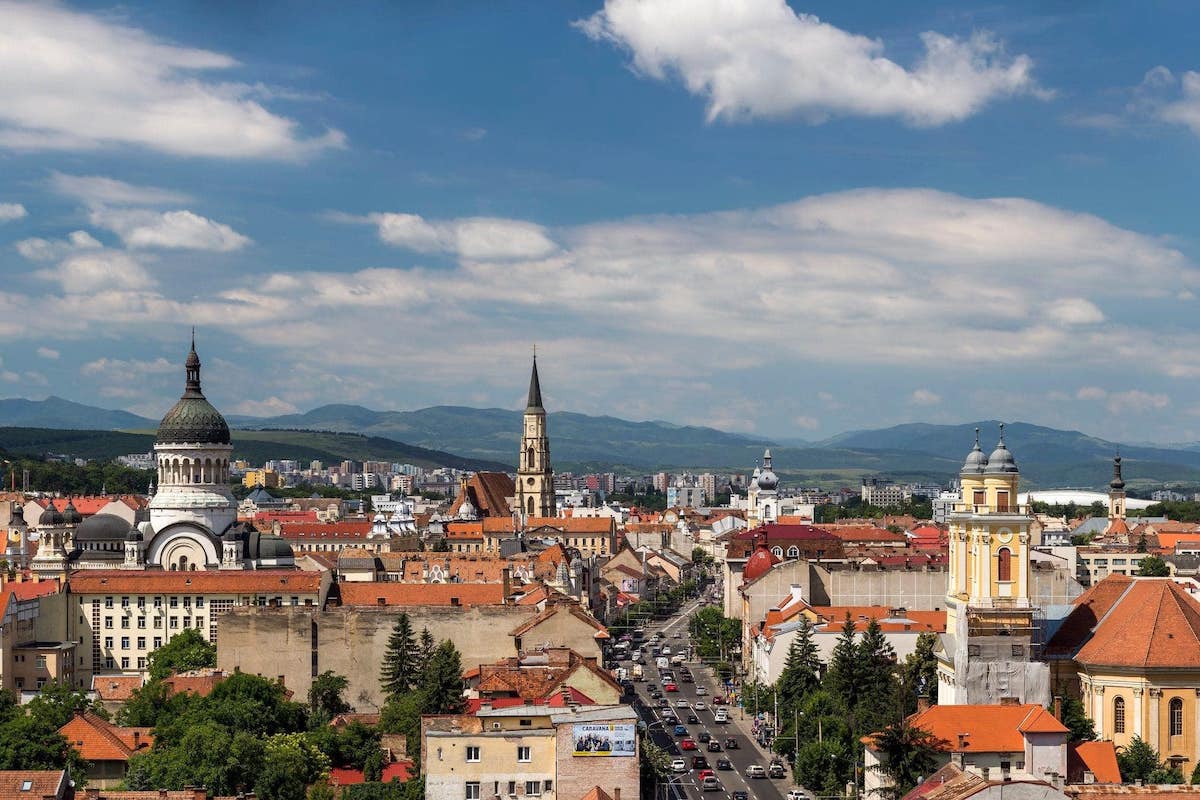 Boc cere scuze de la Transavia: Miroase din nou a fecale în Cluj