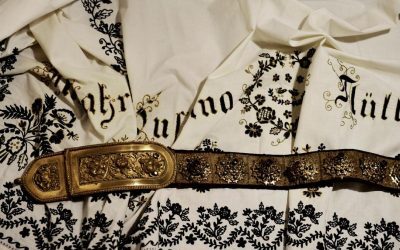 Costume săsești la Cincșor: Expoziție în biserica fortificată