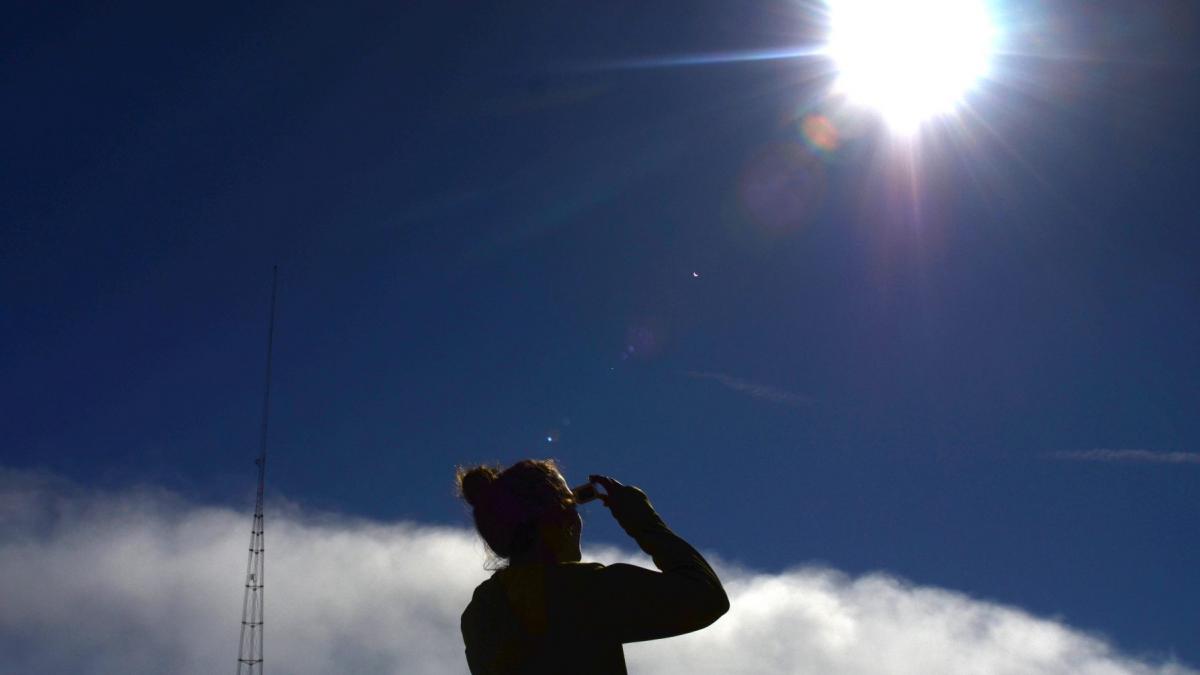 Eclipsa de Soare: Protejează-ți ochii fără ochelari speciali