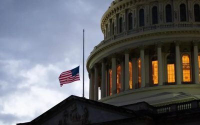 Trump declară doliu național pentru Dolly Parton: Drapelul în bernă