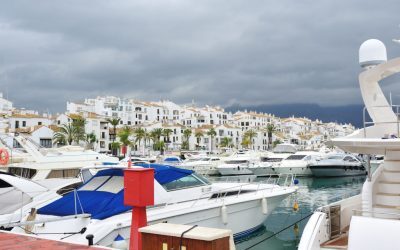 Românii din orașul spaniol unde prosperă milionarii