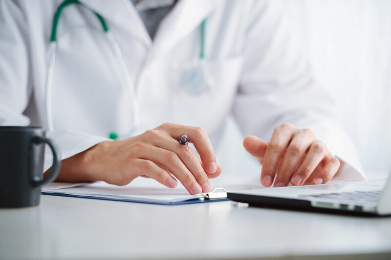 EXAMENE MEDICALE: Noi reguli stricte din toamnă pentru medici, farmaciști