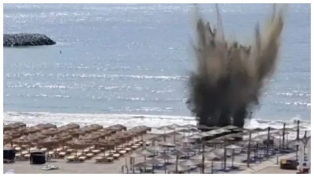 Drona cu explozibil, detonată pe plaja de la Olimp. VIDEO