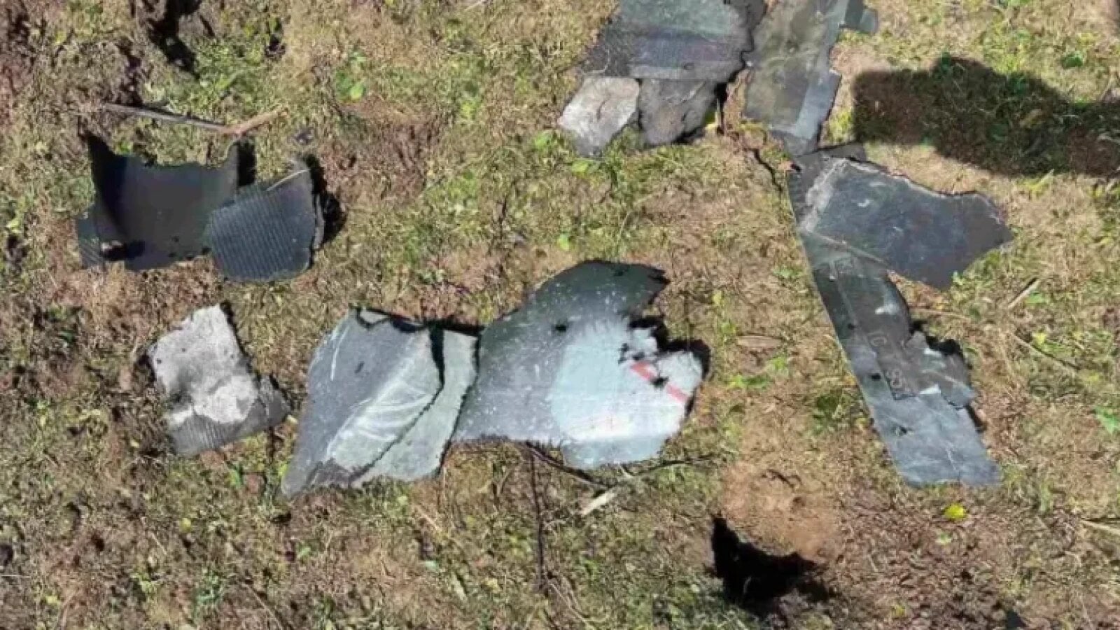 Dronă de luptă prăbușită în Moldova: Incendiu puternic