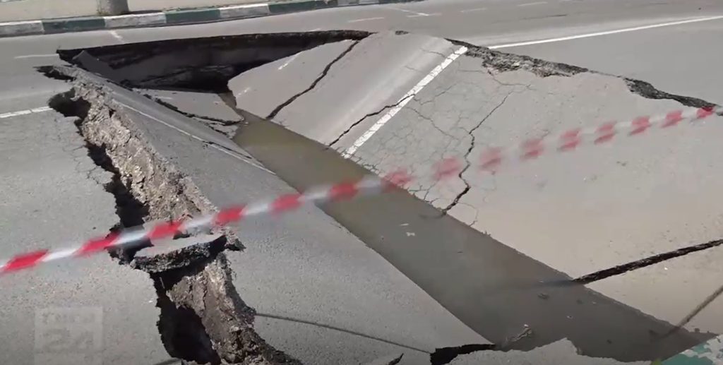 Șoseaua Eroilor din București s-a prăbușit. Intervine Apa Nova