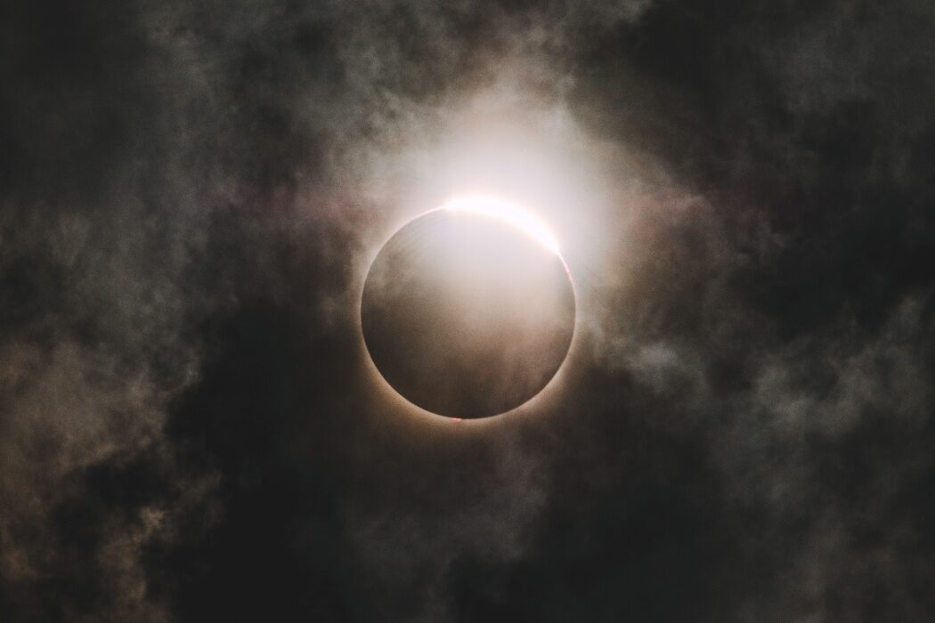 Eclipsa a trecut: Ce aduce nou pentru zodii