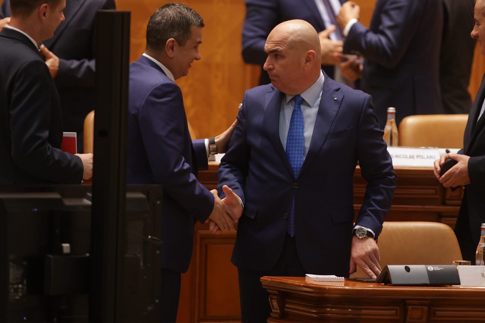Legea salarizării, șanse mici. Bolojan acuză PSD