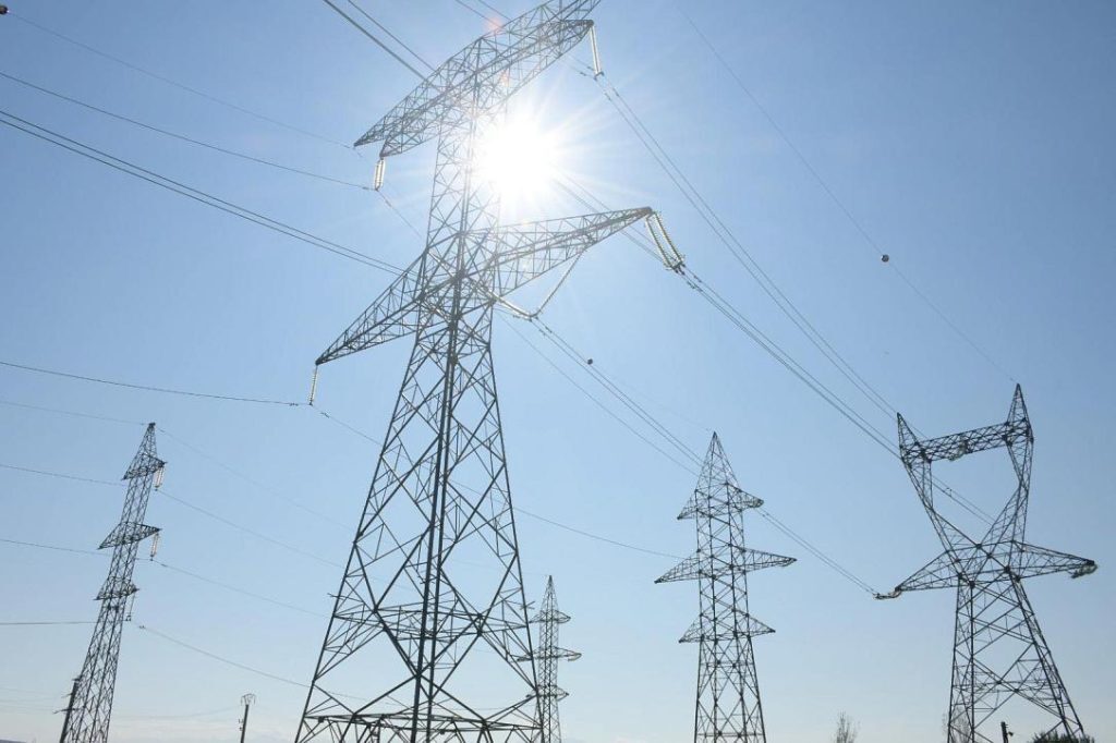 Consumul de energie explodează în România, sfidând apelurile guvernului