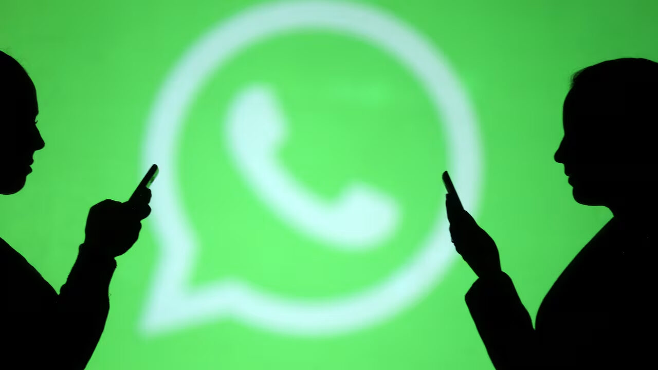 Românii rămân fără bani după un mesaj WhatsApp
