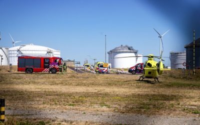 Explozie în cel mai mare port al Europei: Un mort, răniți. Zonă izolată