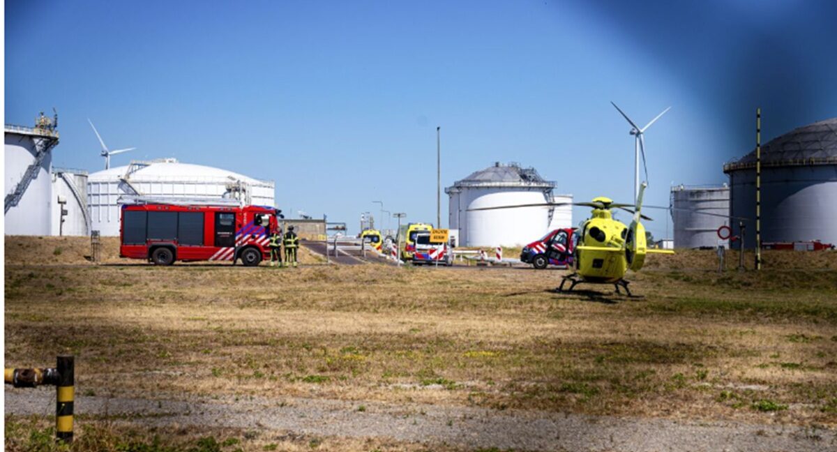 Explozie în cel mai mare port al Europei: Un mort, răniți. Zonă izolată