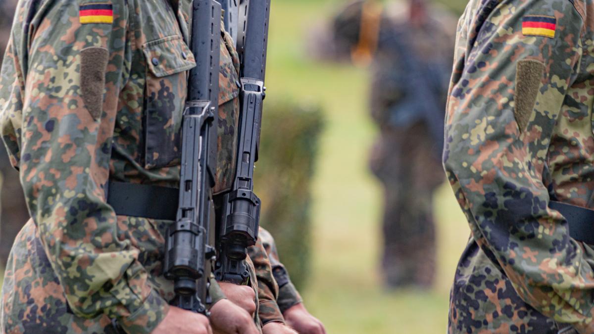 Germania revine la recrutare: Ce pățesc refuznicii