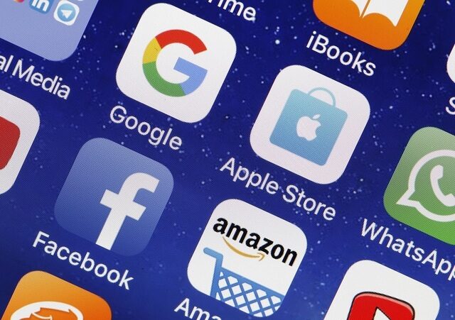 Americanii cer reguli dure pentru giganții social media