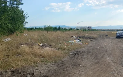 Terenul spitalului din Sibiu, groapă de gunoi ilegală