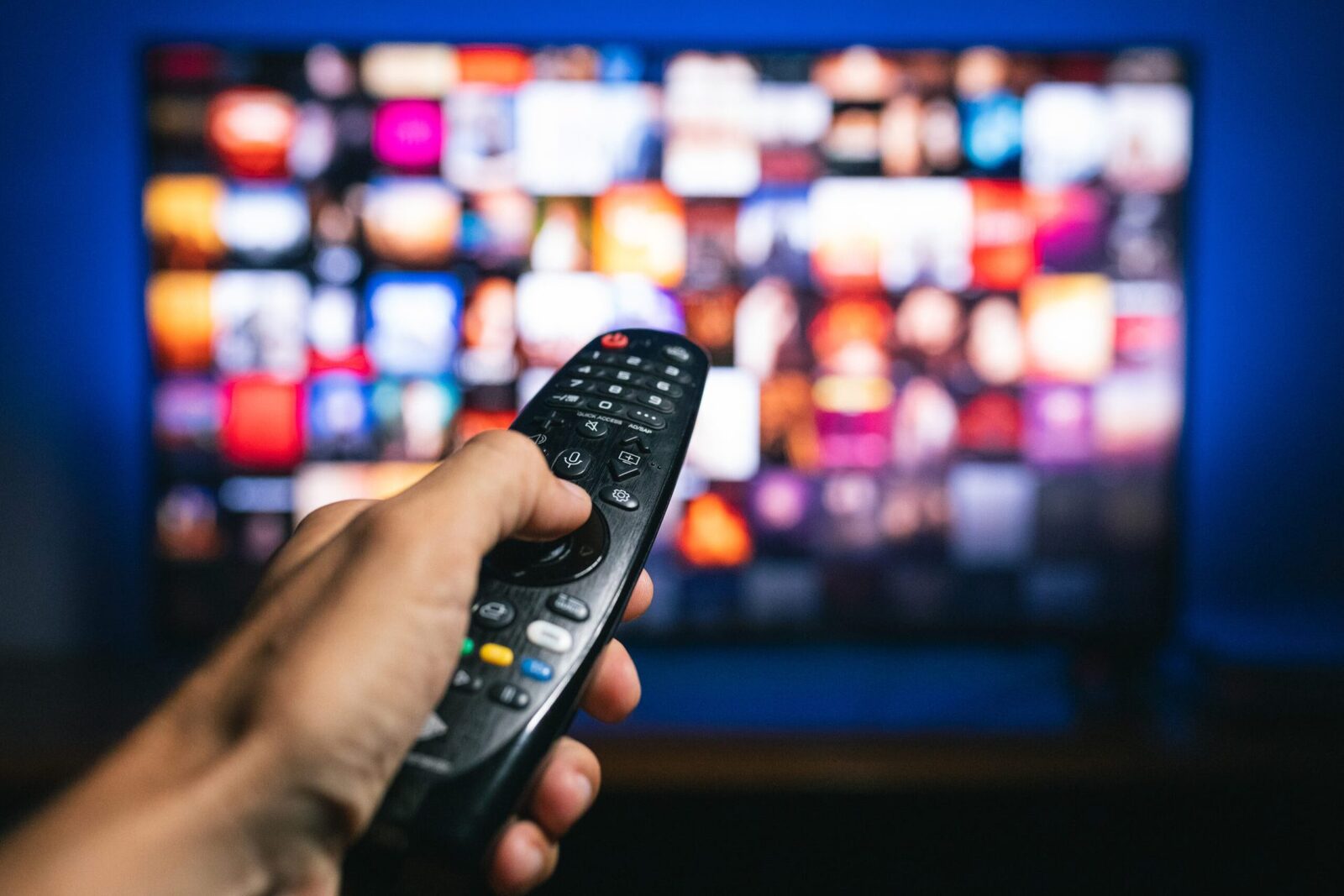 Șoc în TV: Vedetă-simbol pleacă după ani de succes