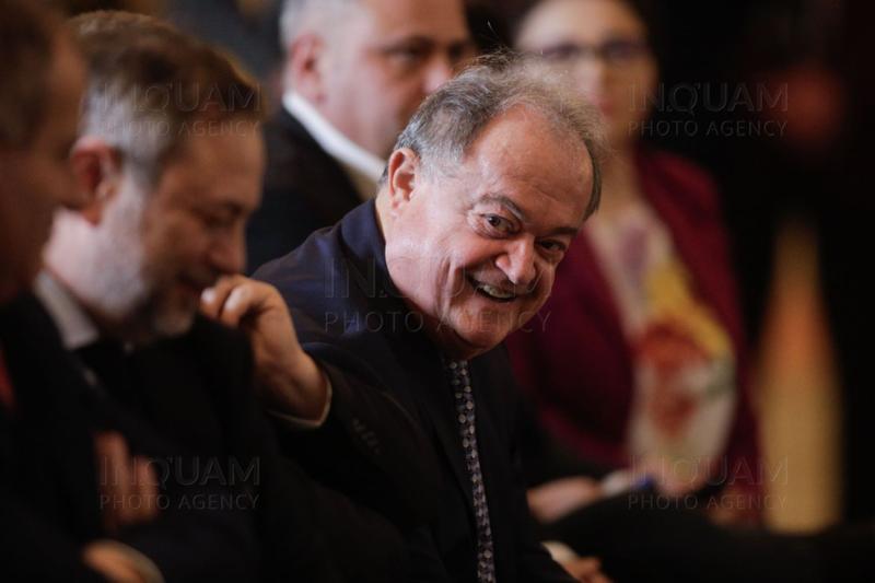Blaga, surprins la ședința online în pielea goală. Moment jenant în Senat