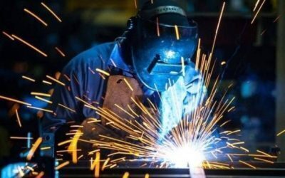 Industria s-a clătinat în iunie, dar alarmează pe termen lung