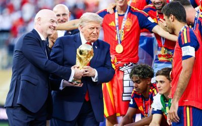Trump, în poza Spaniei cu Cupa Mondială. Gestul lui Infantino