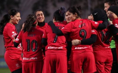 Afgane, la 13.000 km: Interzisă acasă, echipa de fotbal își îngroapă trofeele