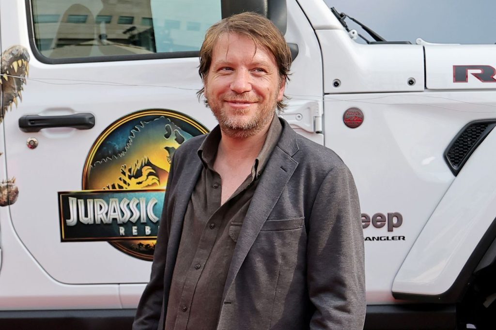 Edwards pleacă din Jurassic World, vedetele revin în haos
