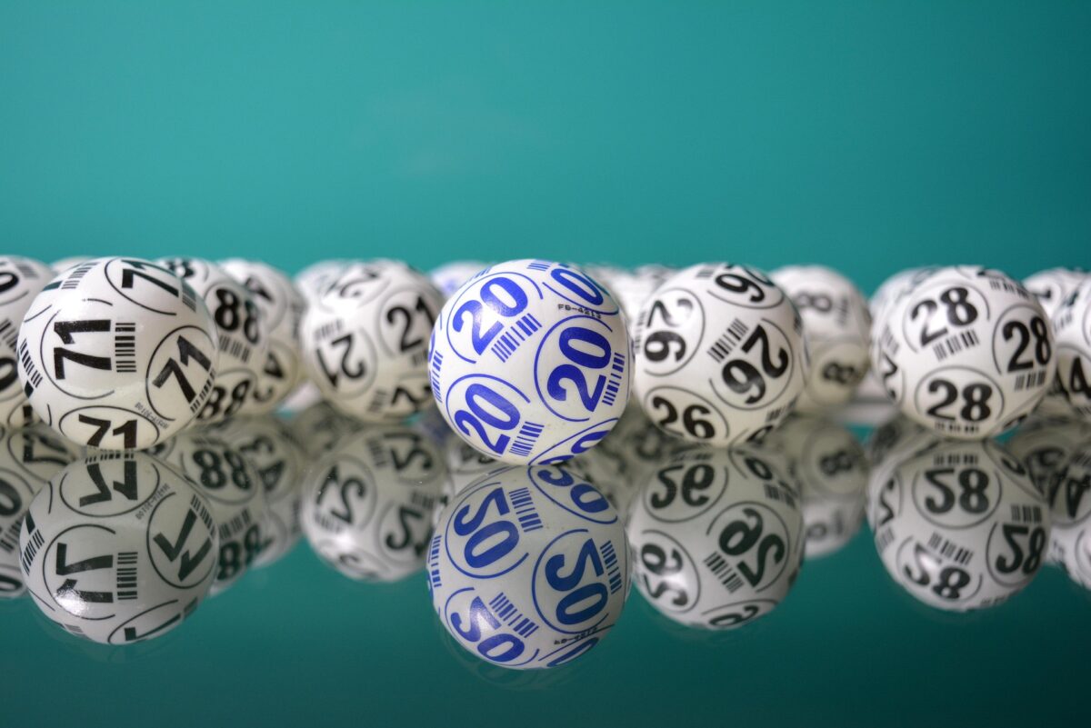 Loto 6/49: Report 9,5 MILIOANE EURO. Când e marea extragere