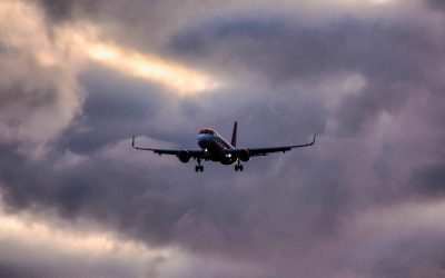 Incendiu în avion: Powerbank a provocat panică, 206 pasageri, aterizare forțată
