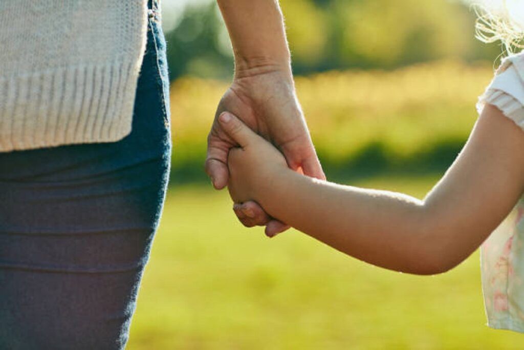 Zodia îți spune ce mamă ești: Ghid complet
