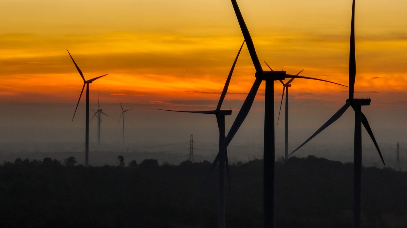România, surplus de 500 MW: Vântul produce 35% din curent