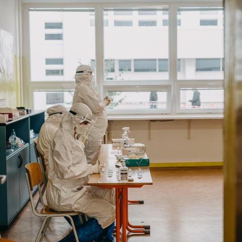 UE, 4,6 mil. Euro în teste Ebola pentru Africa