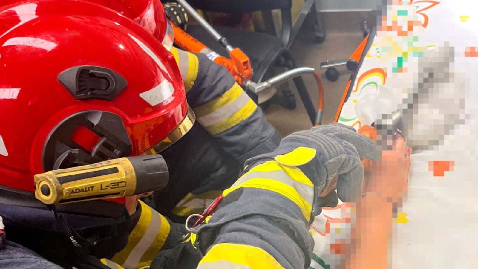 Tânără la spital după neatenție în bucătărie. Nu face asta când gătești