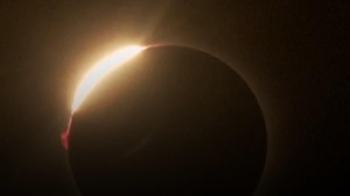 Spania în beznă: VIDEO cu eclipsa totală de Soare